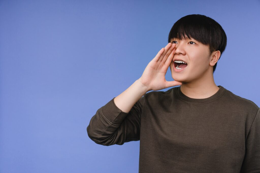 Man using verbal Presentation Aids