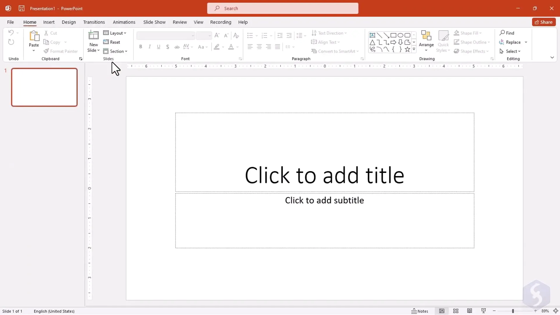 PowerPoint main interface with Ribbon, slides list, and slide preview