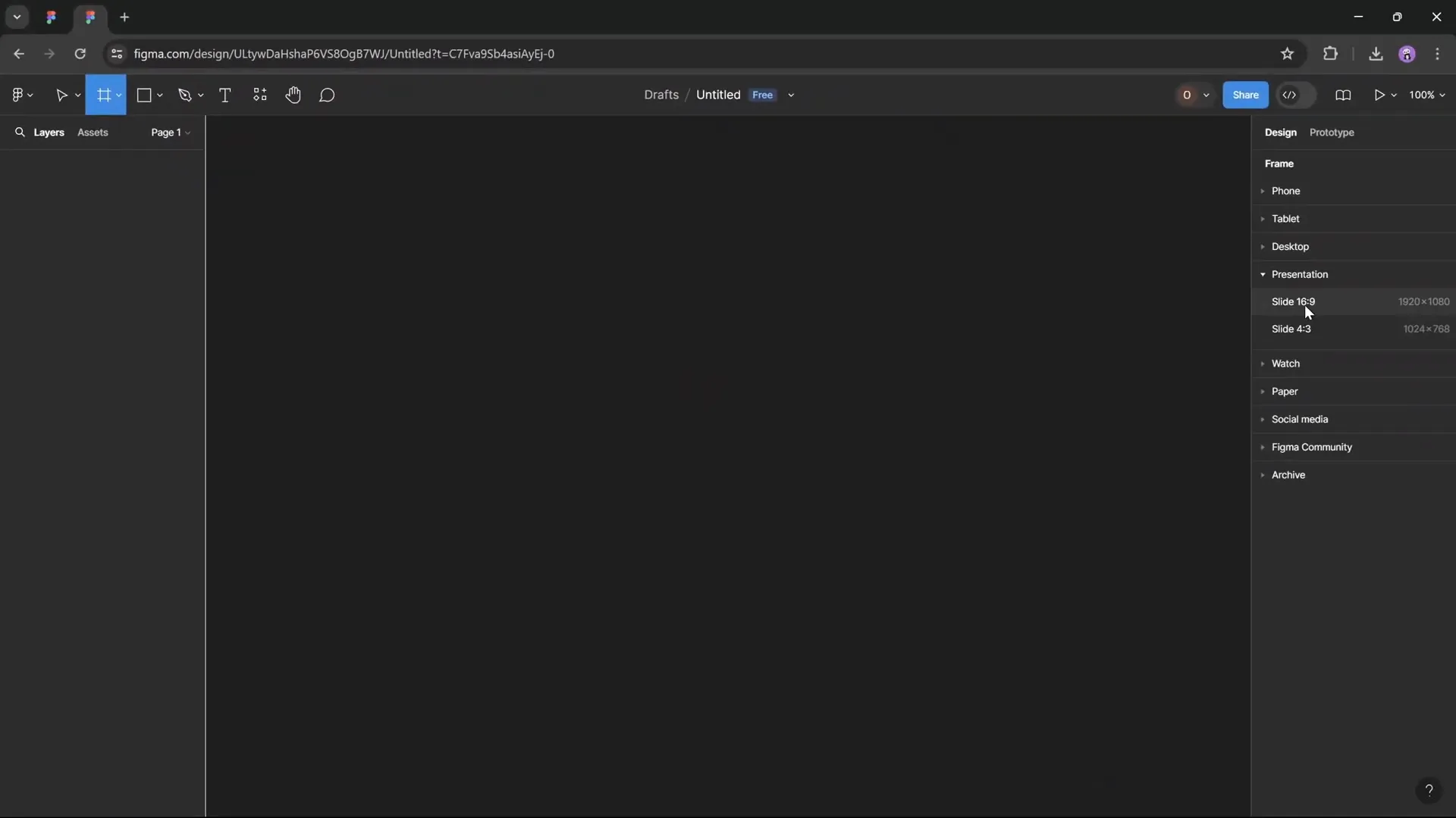Figma new file with presentation frame and pixel grid activated